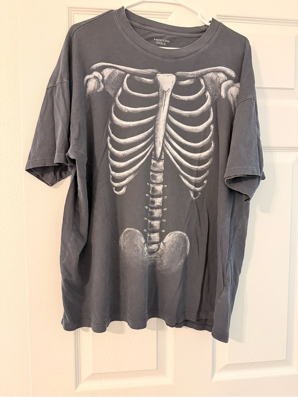 American Eagle Outfitters Gray Tee with White Skeleton Graphic